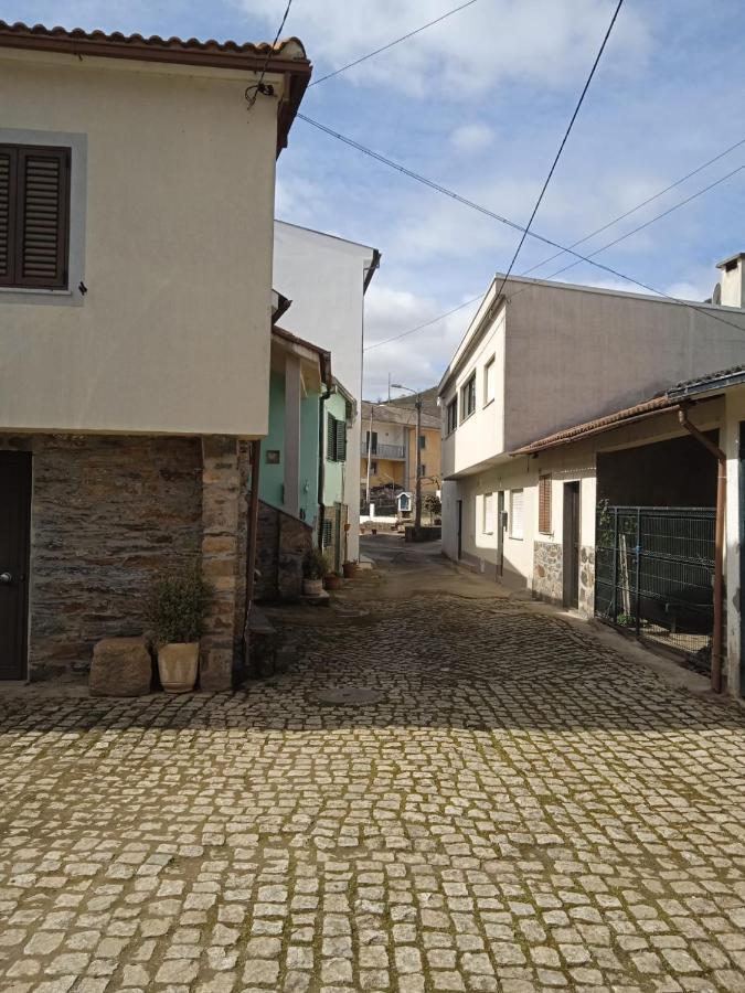 Casa Da Ribeira Em Rabal Villa Ngoại thất bức ảnh
